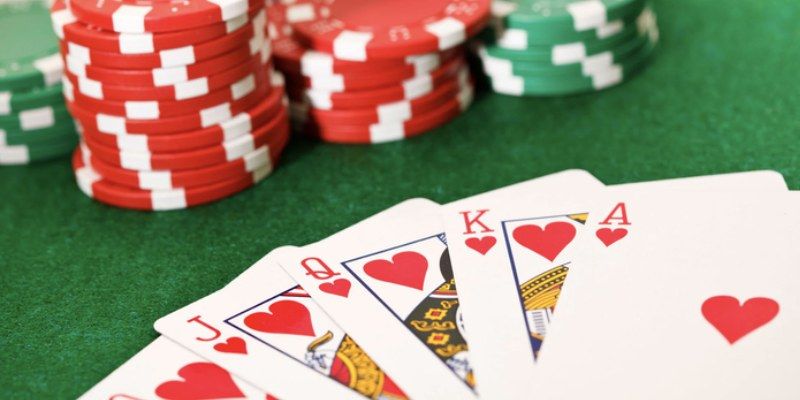 Các chiến thuật về cách đánh bài poker King88