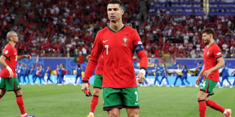 Cristiano Ronaldo - top 10 cầu thủ xuất sắc nhất